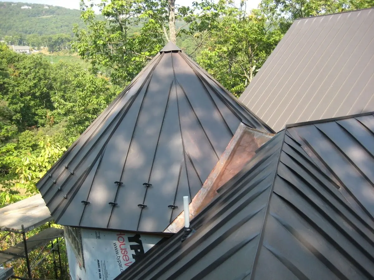 Professional Roof Tarp Installation by Craftsman Roofing in Guthriesville